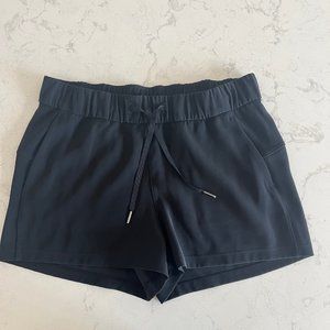 Lululemon On the Fly MR Short 2.5” flux